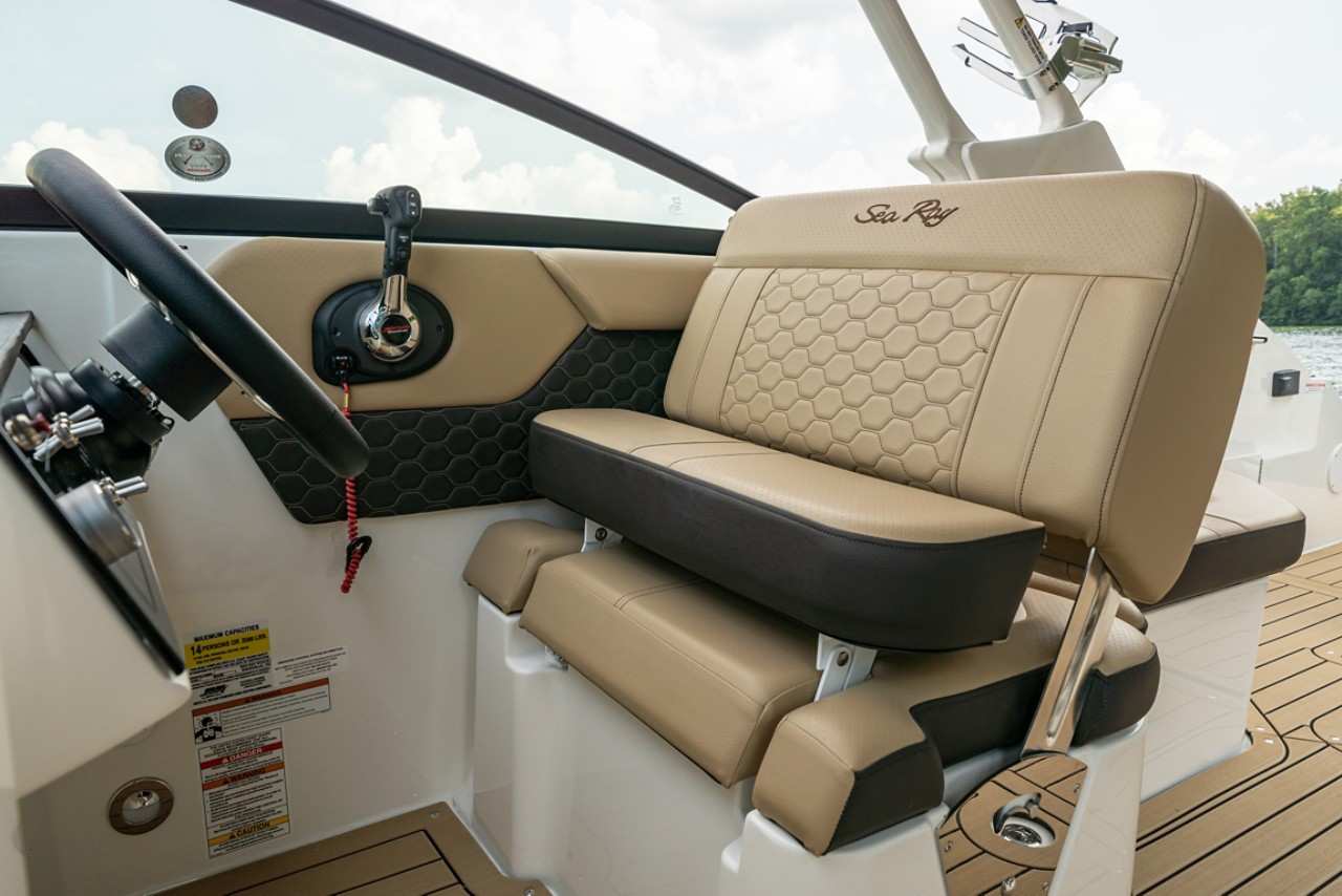 SDX 250 Outboard helm seat bolster up
