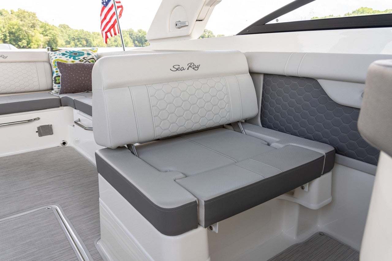 2024 SDX 290 Outboard port companion seat