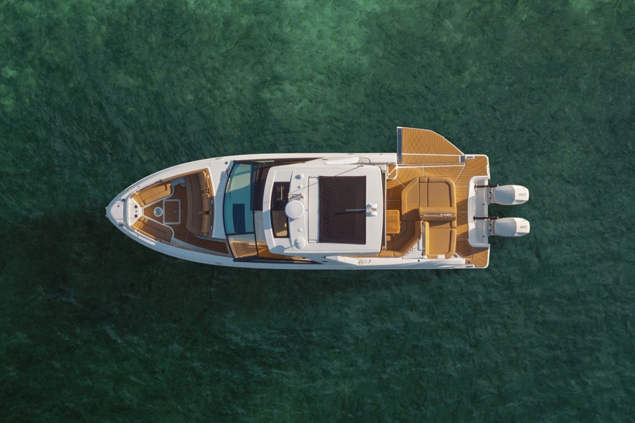 SLX 400 Outboard aerial view