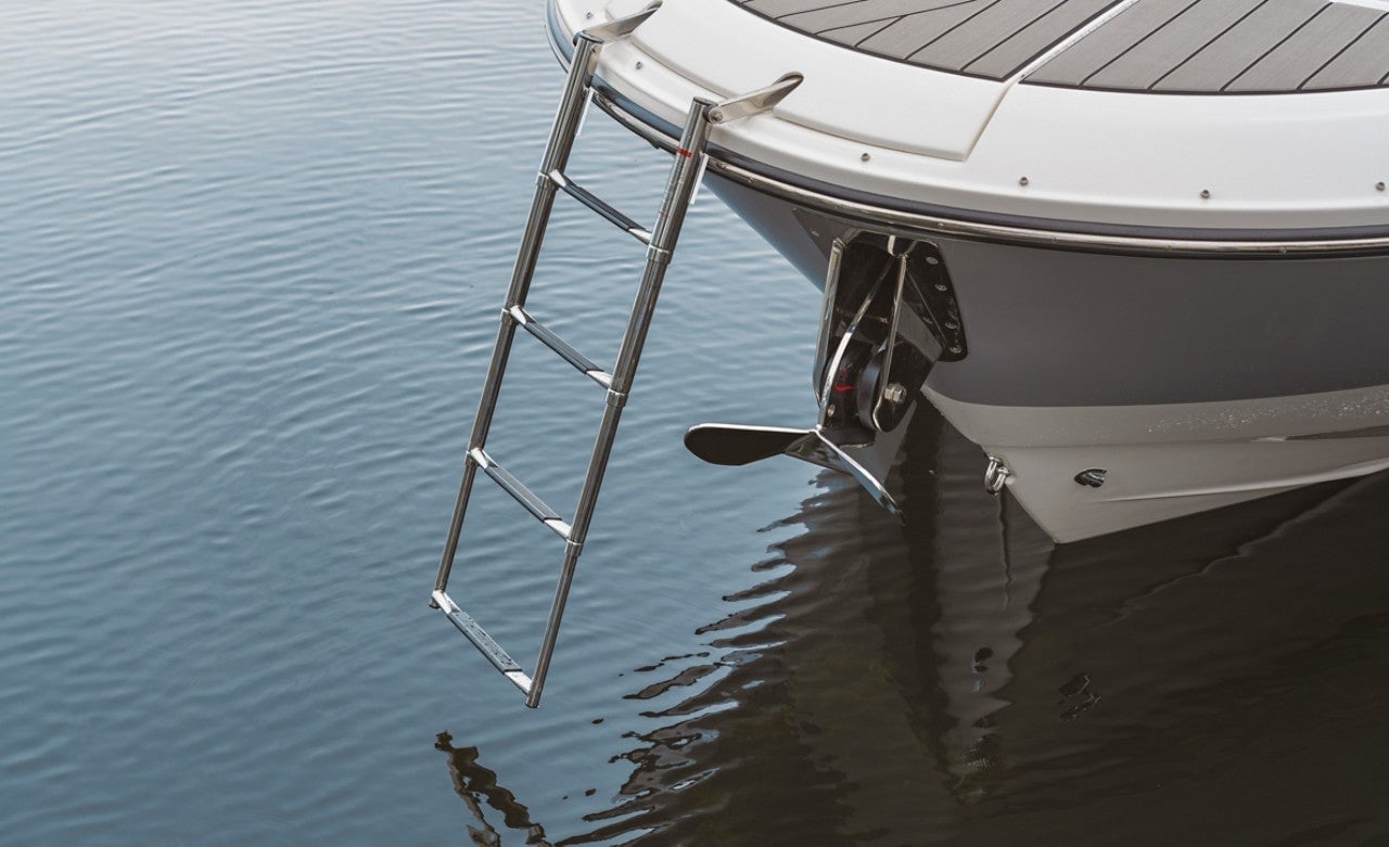 SDX 270 Surf bow ladder and anchor