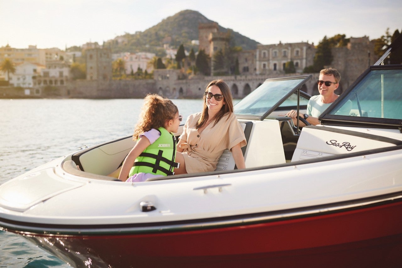 Family aboard an SPX 210 Outboard