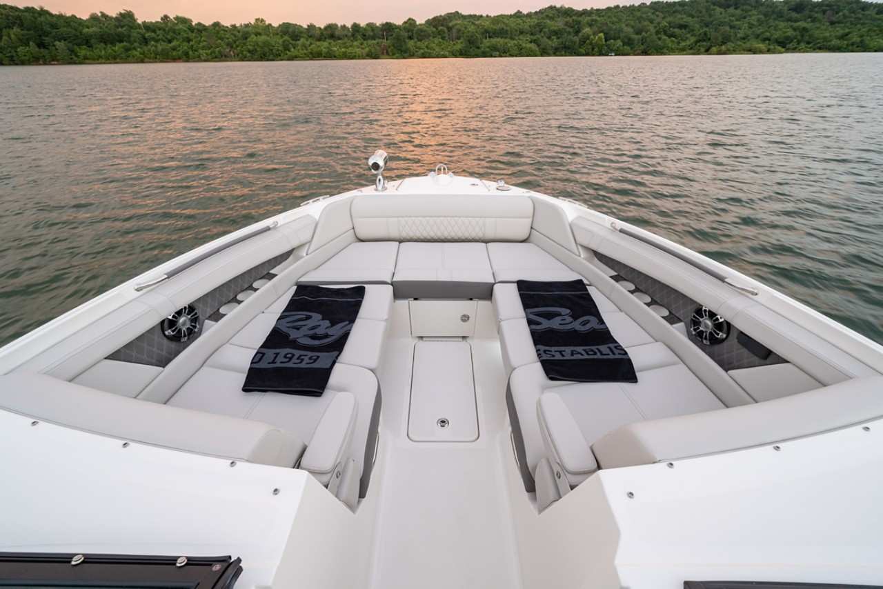 Sea Ray® 350 SLX: Bow Rider Boat with Hinged Cushions