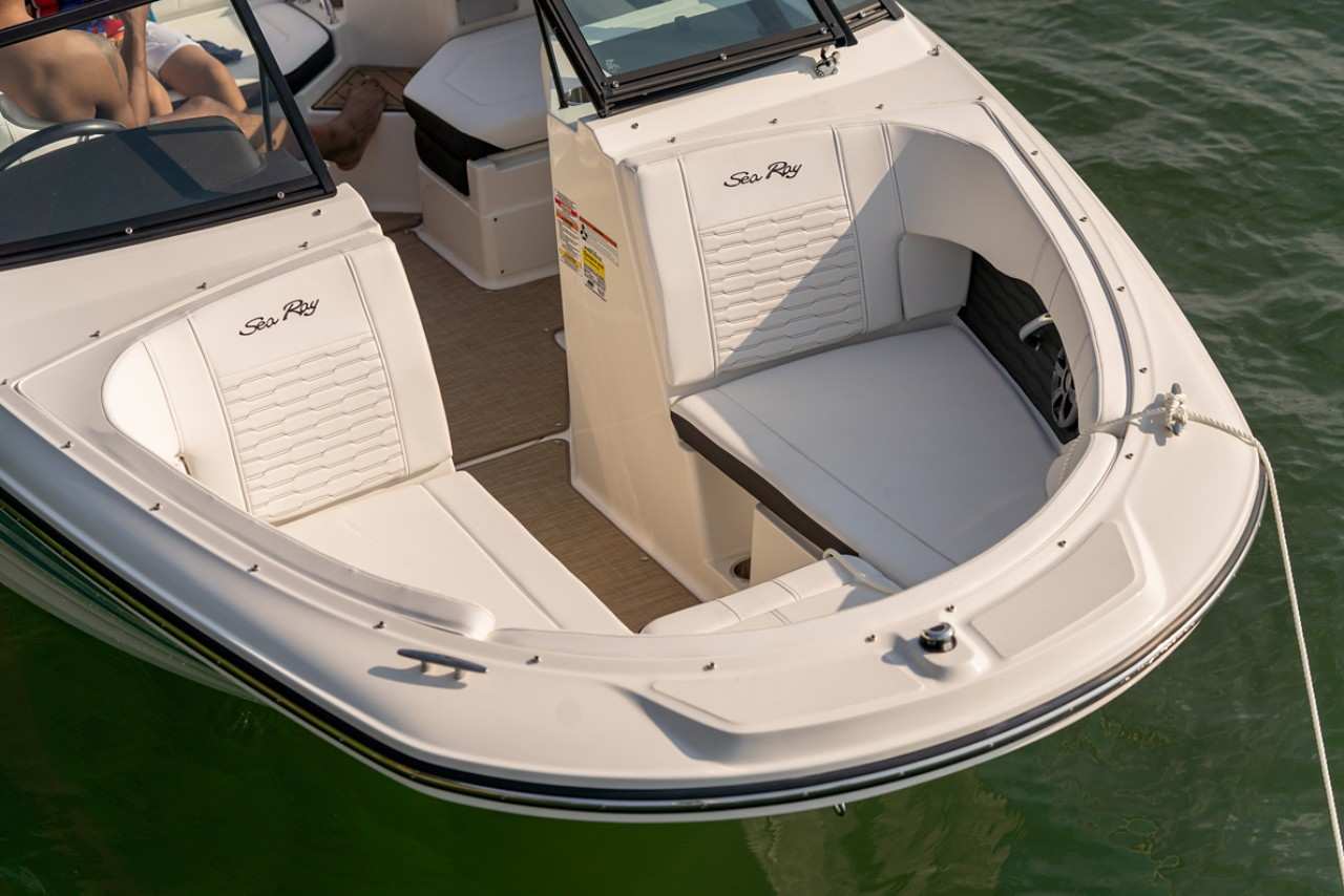 SPX 190 Sport Boat