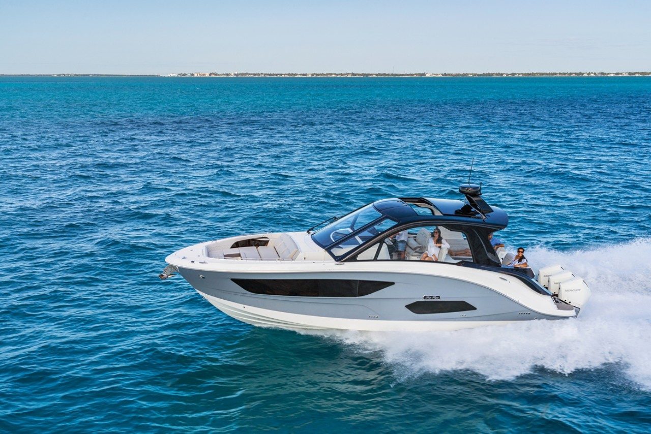 SUNDANCER 370 Outboard Cabin Cruiser Sea Ray